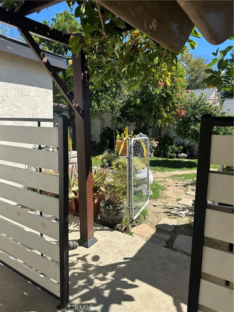 14325 Martha Street Van Nuys, CA 91401