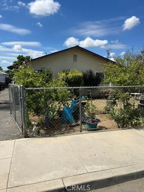 2819 Monterey Bakersfield, CA 93306