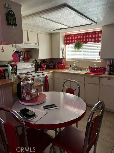 2819 Monterey Bakersfield, CA 93306