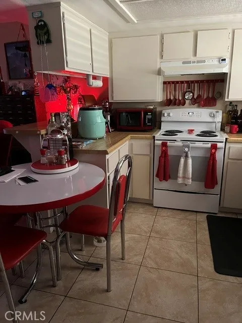 2819 Monterey Bakersfield, CA 93306