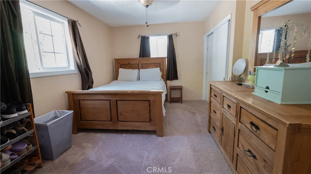 13142 Sayre Los Angeles, CA 91342