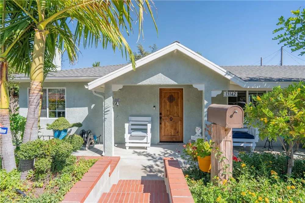 13142 Sayre Los Angeles, CA 91342