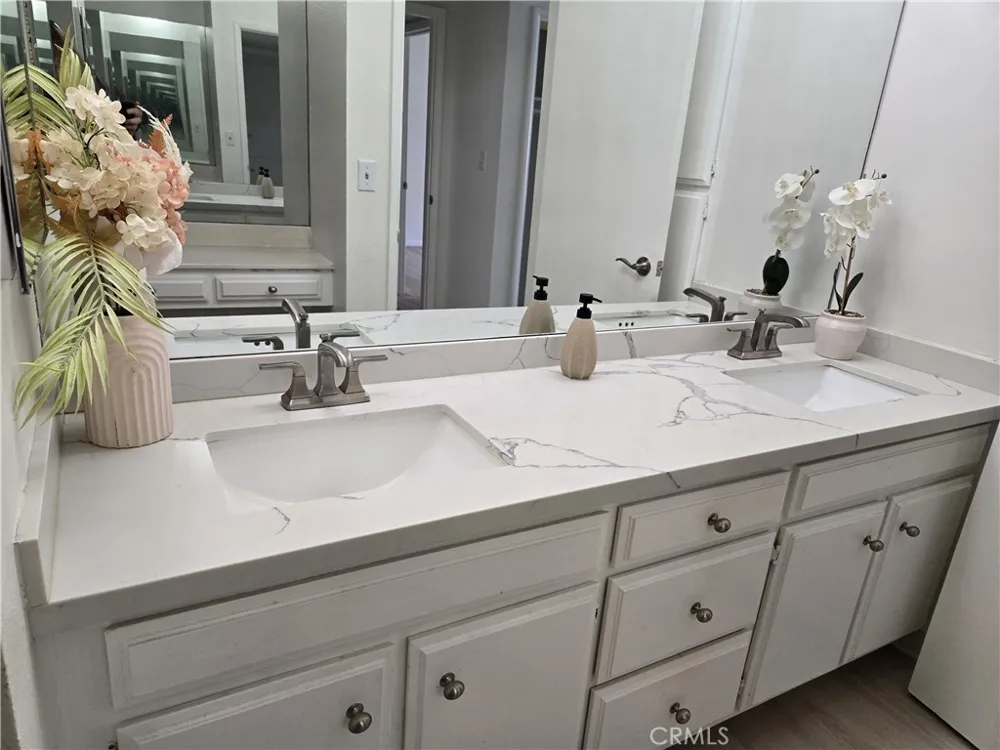 4647 Willis Avenue #220 Sherman Oaks, CA 91403