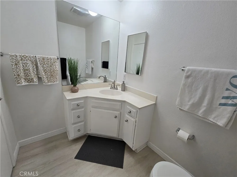 4647 Willis Avenue #220 Sherman Oaks, CA 91403