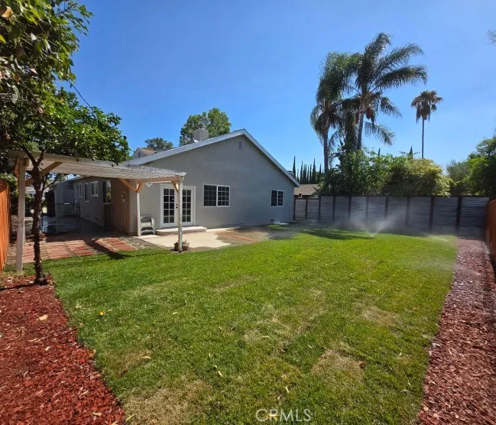 17001 Cantara Lake Balboa, CA 91406