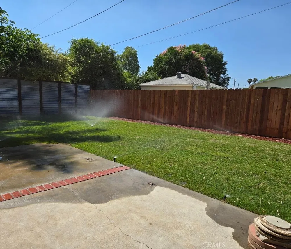 17001 Cantara Lake Balboa, CA 91406