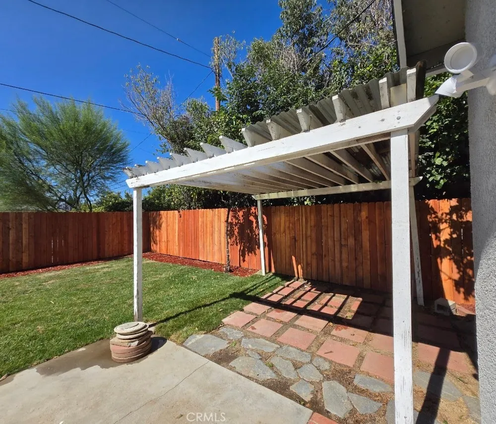 17001 Cantara Lake Balboa, CA 91406