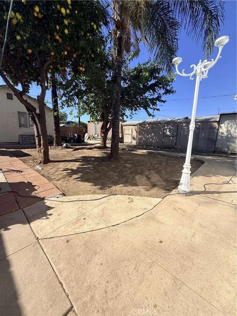 12821 Osborne Pacoima, CA 91331