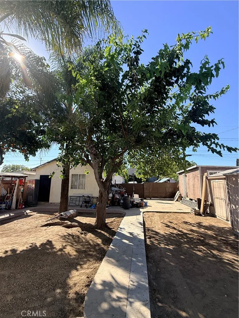 12821 Osborne Pacoima, CA 91331