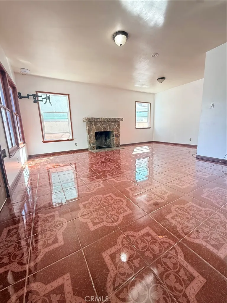 12821 Osborne Pacoima, CA 91331
