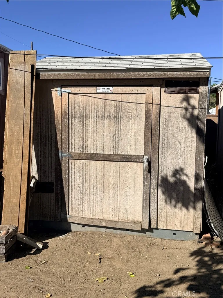 12821 Osborne Pacoima, CA 91331