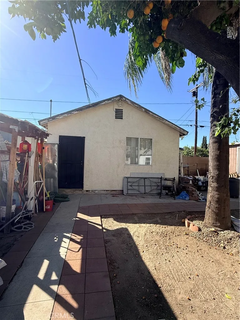 12821 Osborne Pacoima, CA 91331