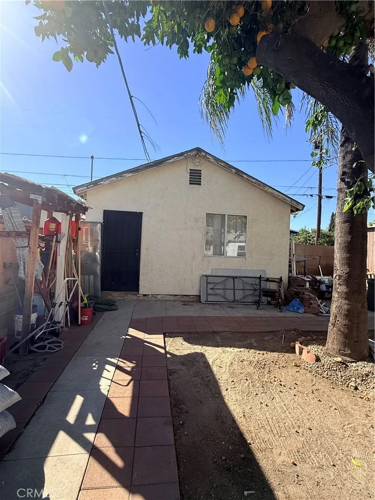 12821 Osborne Pacoima, CA 91331
