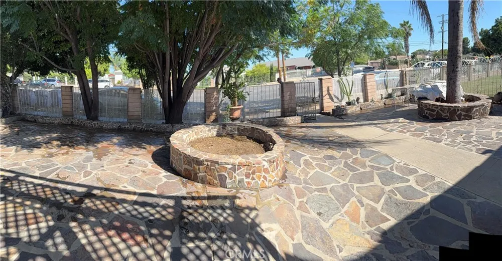 12821 Osborne Pacoima, CA 91331