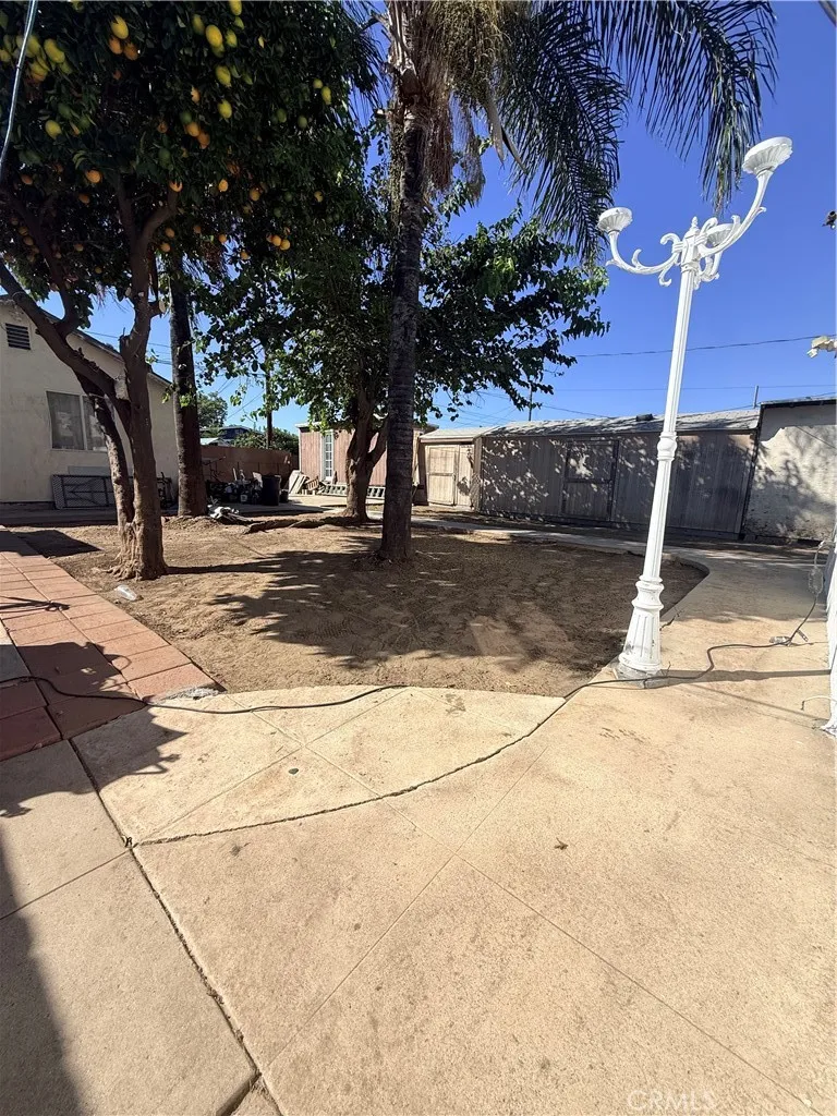 12821 Osborne Pacoima, CA 91331