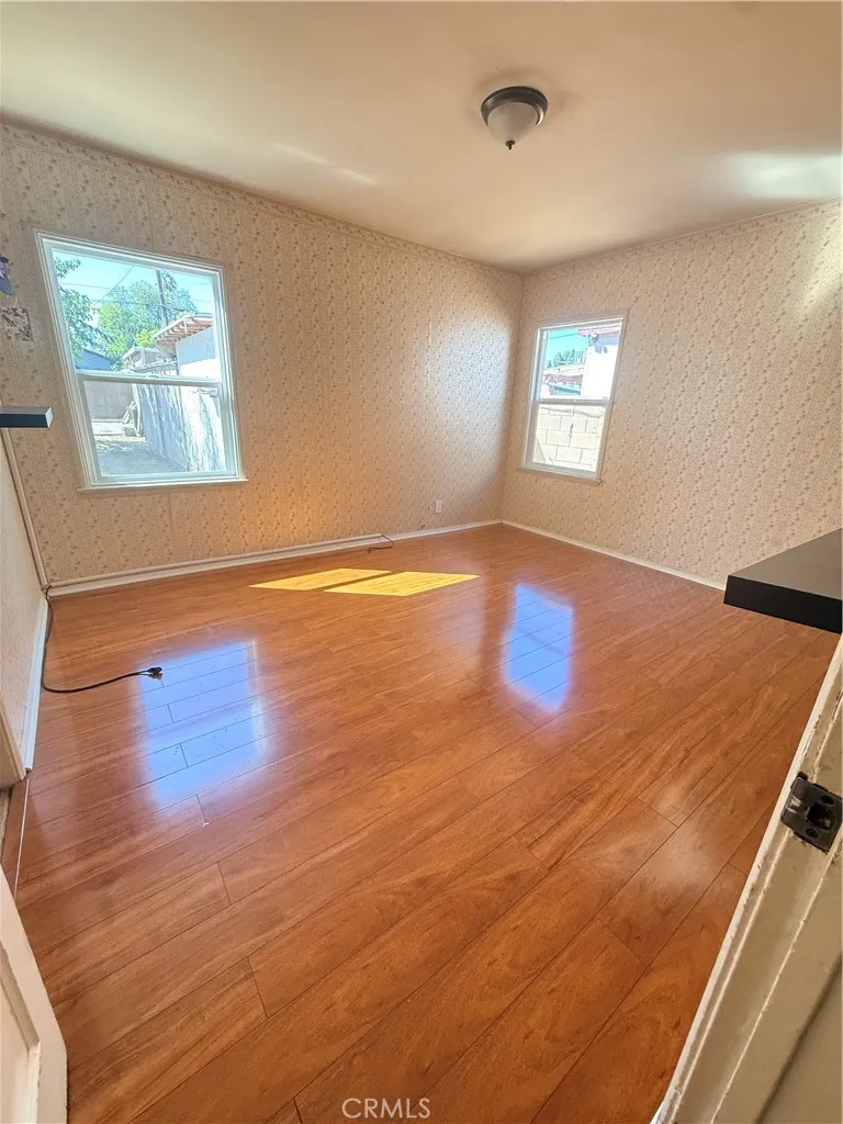 12821 Osborne Pacoima, CA 91331