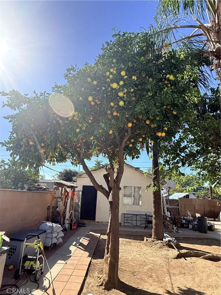 12821 Osborne Pacoima, CA 91331