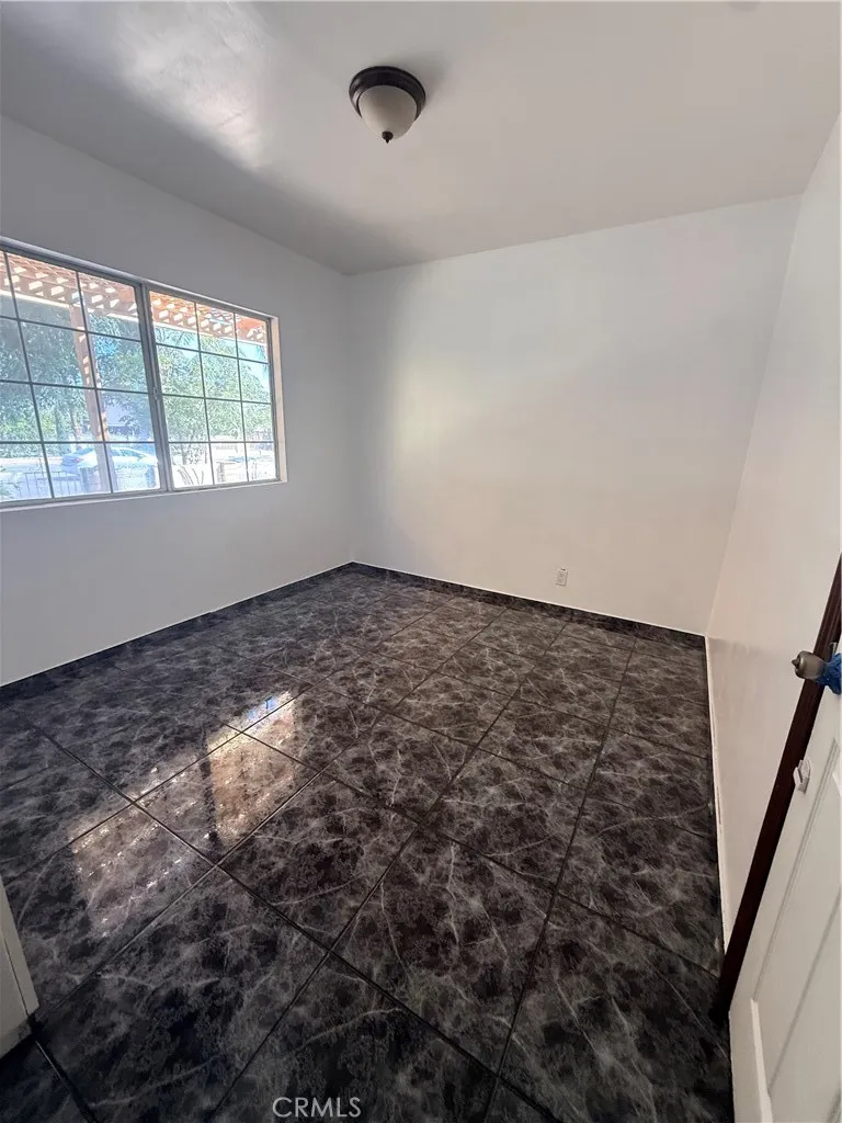 12821 Osborne Pacoima, CA 91331