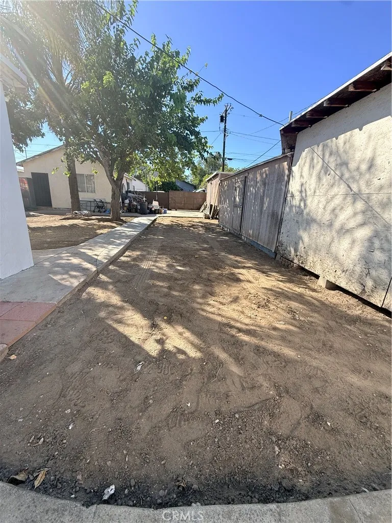 12821 Osborne Pacoima, CA 91331
