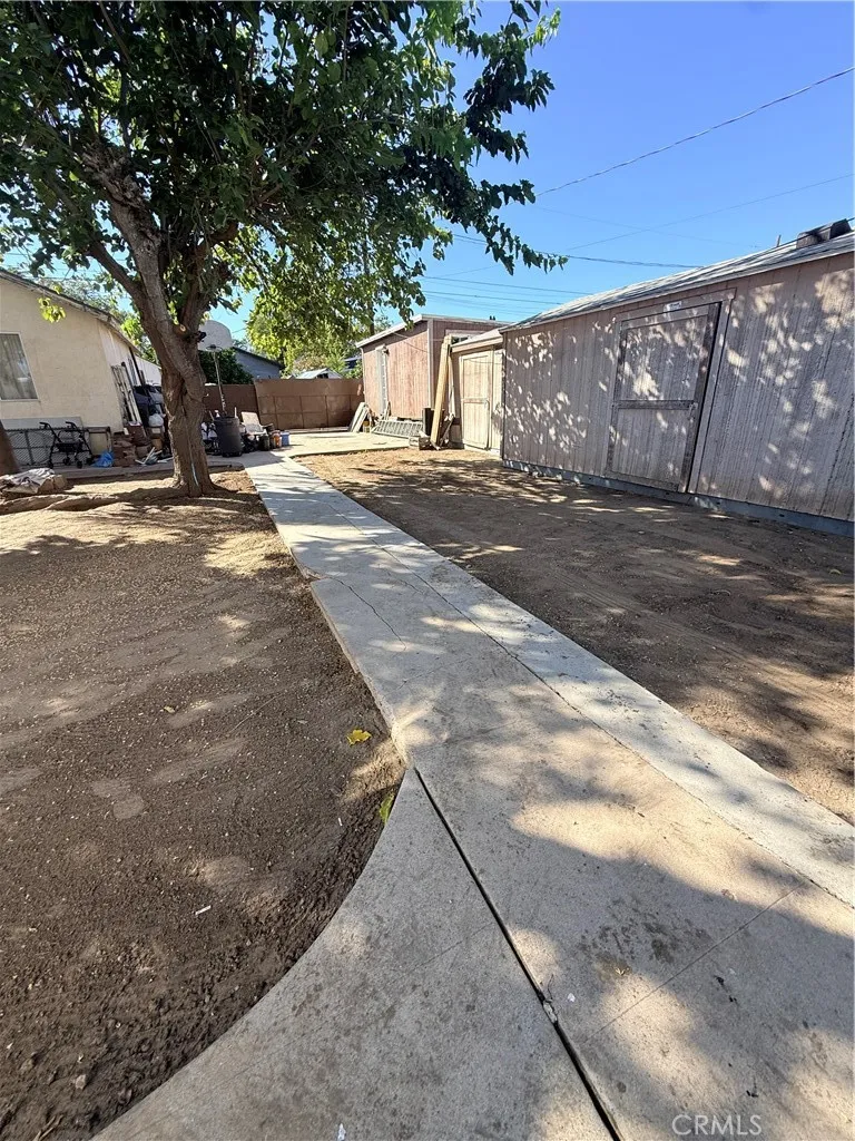 12821 Osborne Pacoima, CA 91331