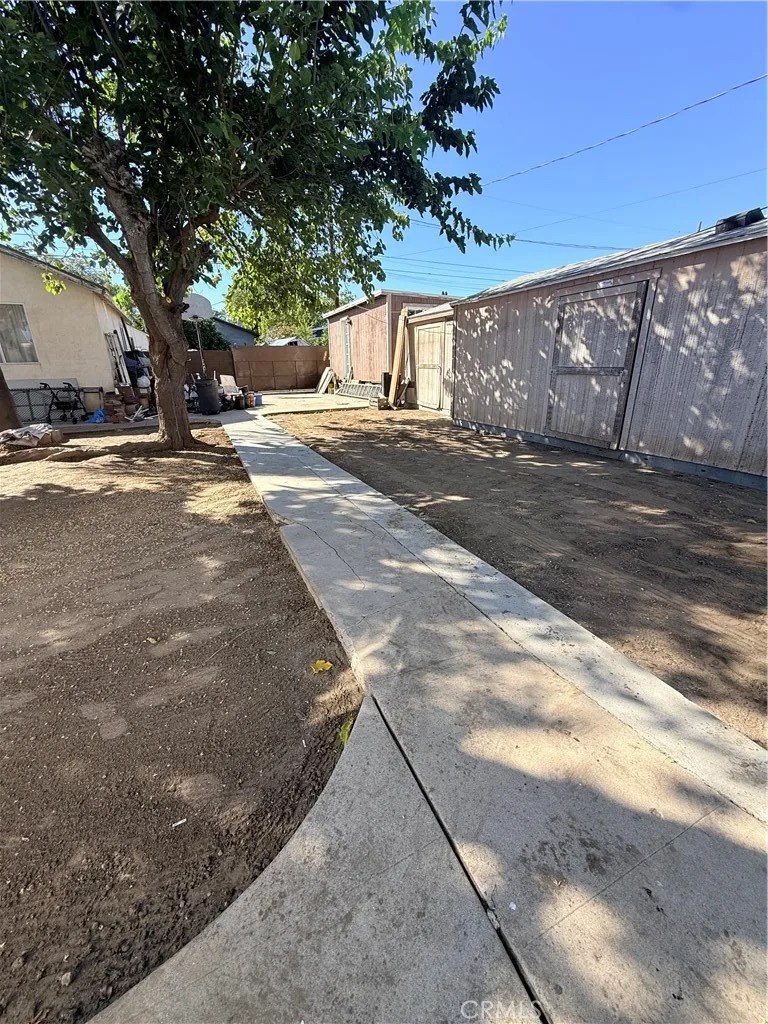 12821 Osborne Pacoima, CA 91331