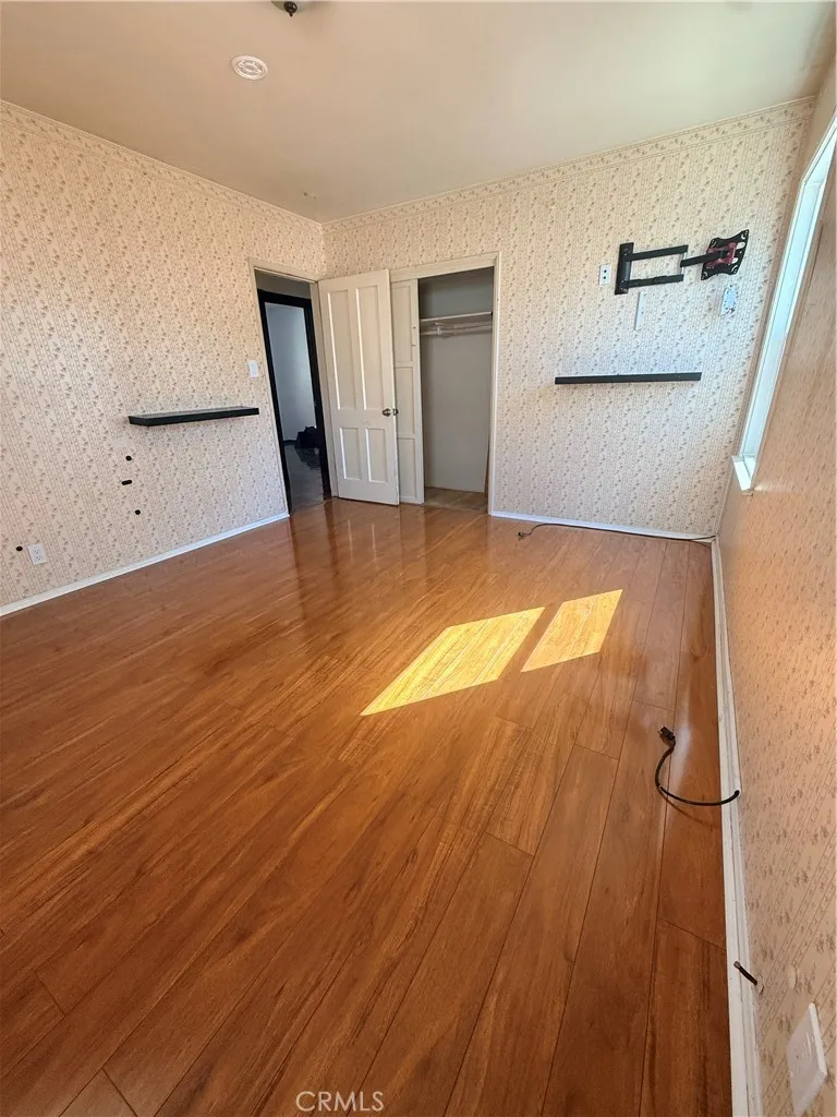 12821 Osborne Pacoima, CA 91331