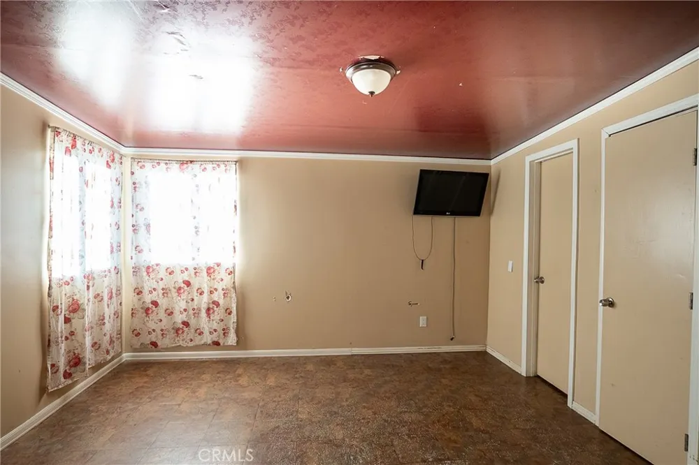 12821 Osborne Pacoima, CA 91331