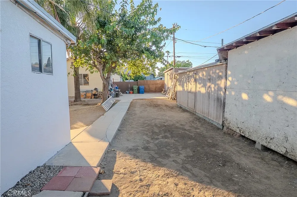 12821 Osborne Pacoima, CA 91331