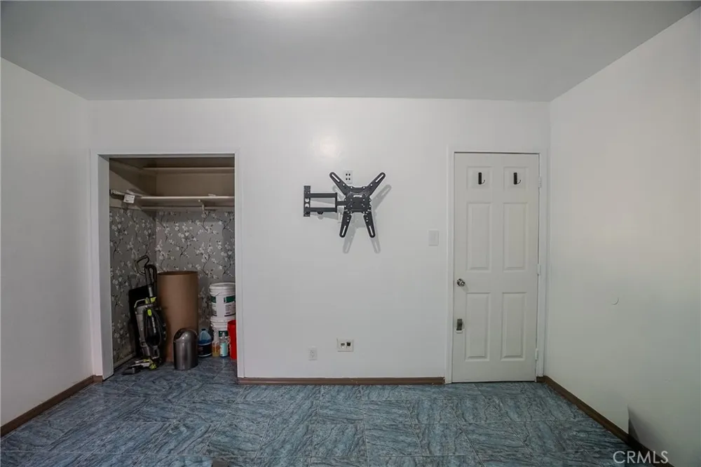12821 Osborne Pacoima, CA 91331