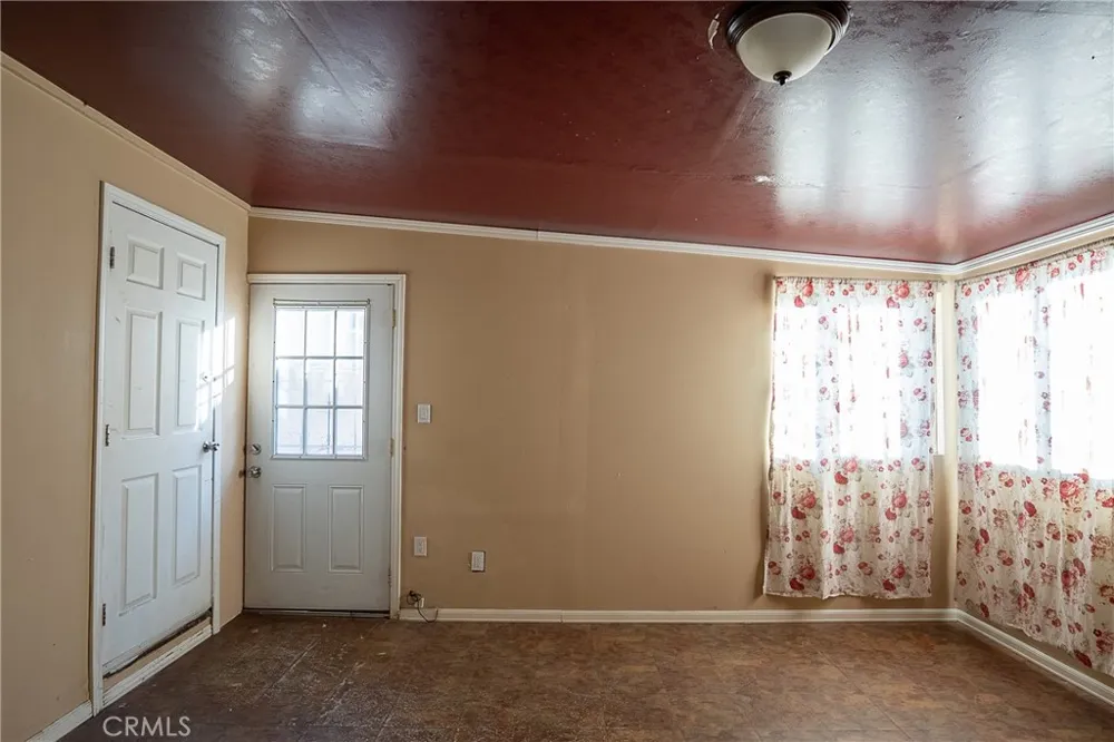 12821 Osborne Pacoima, CA 91331