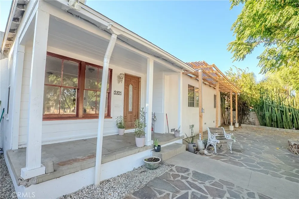 12821 Osborne Pacoima, CA 91331