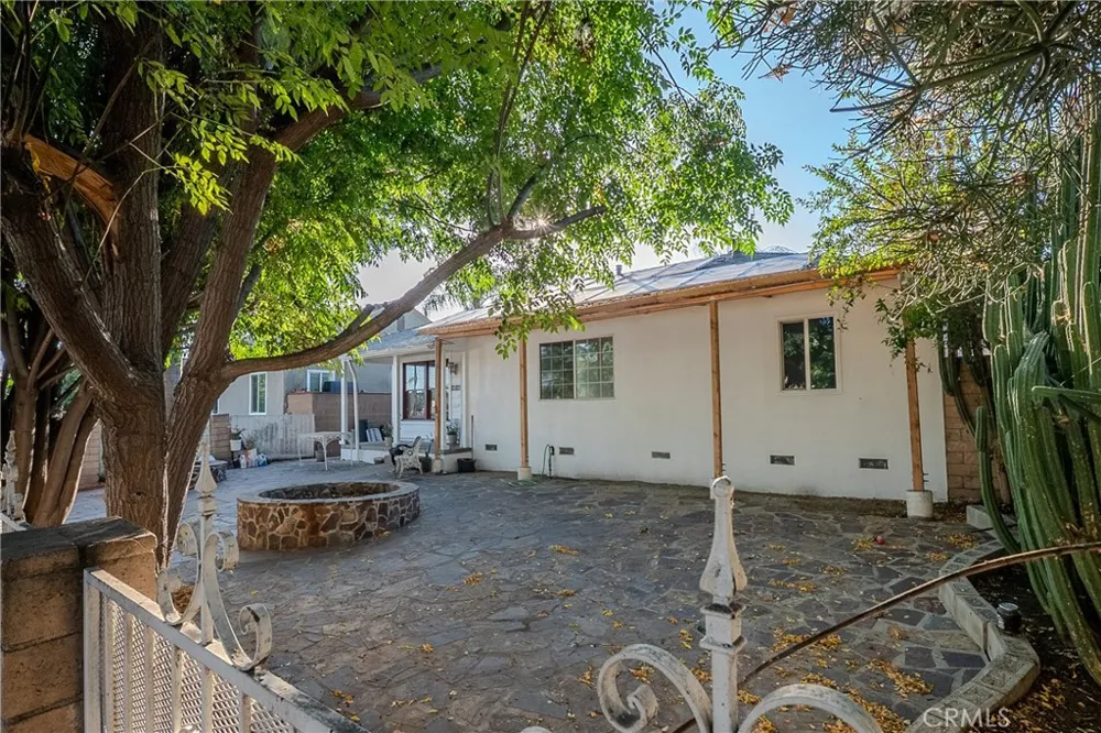 12821 Osborne Pacoima, CA 91331