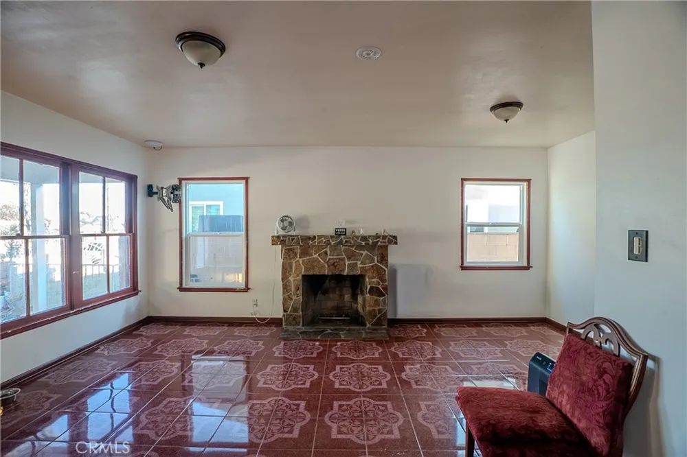 12821 Osborne Pacoima, CA 91331