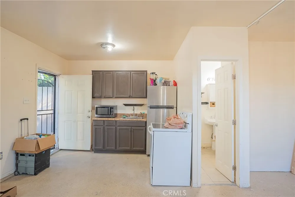 12821 Osborne Pacoima, CA 91331