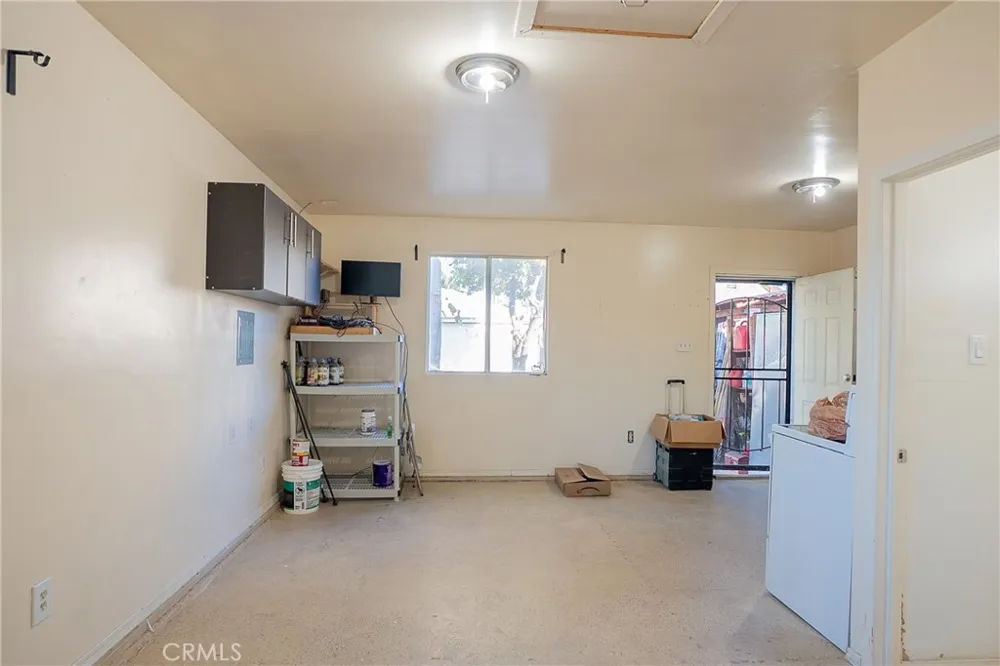 12821 Osborne Pacoima, CA 91331