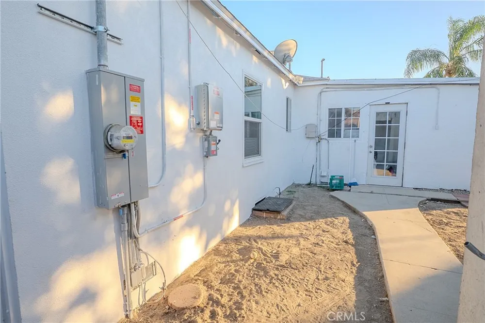 12821 Osborne Pacoima, CA 91331