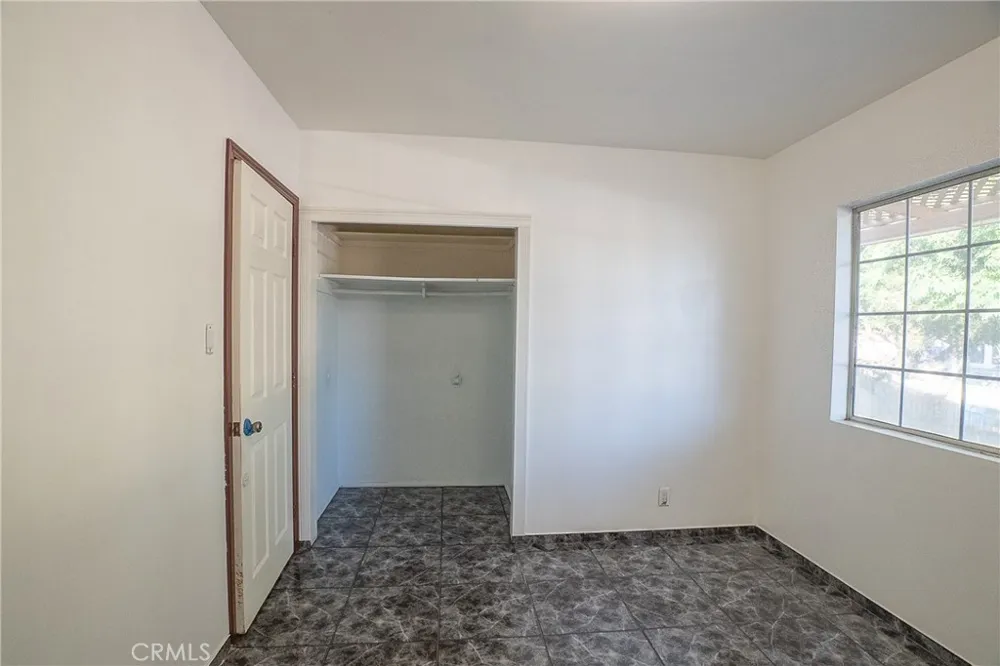 12821 Osborne Pacoima, CA 91331