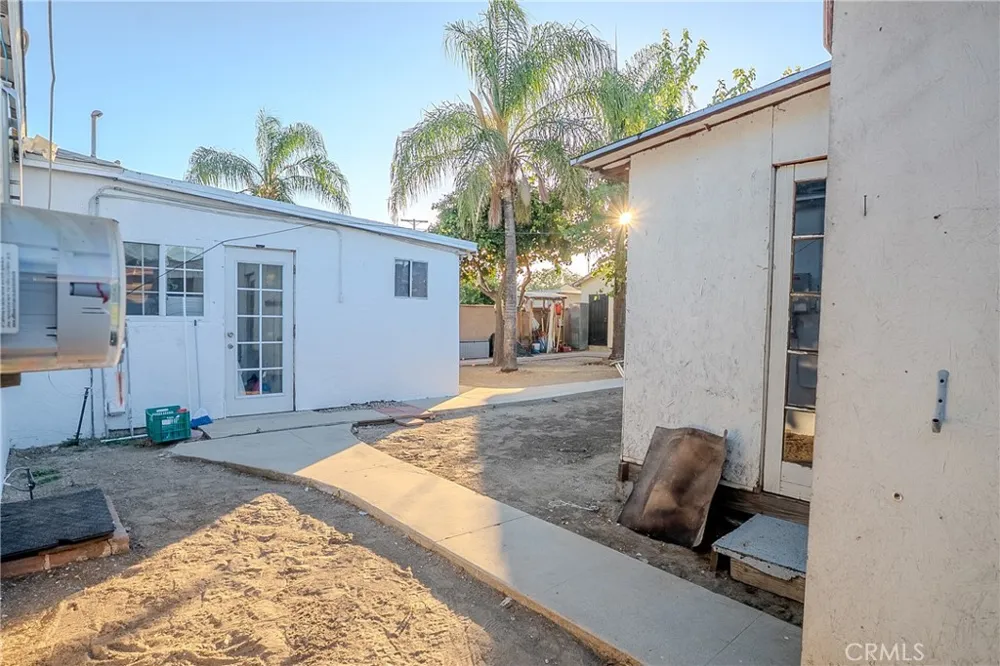 12821 Osborne Pacoima, CA 91331