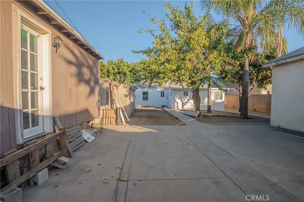 12821 Osborne Pacoima, CA 91331
