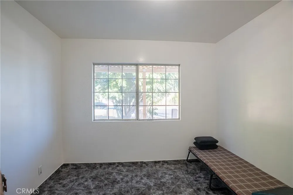 12821 Osborne Pacoima, CA 91331