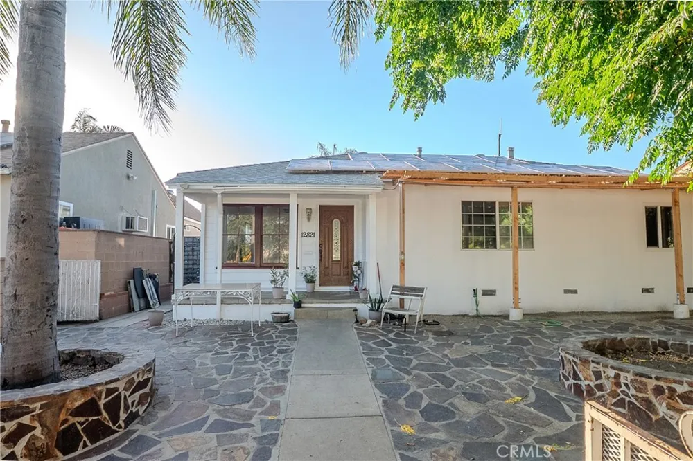 12821 Osborne Pacoima, CA 91331