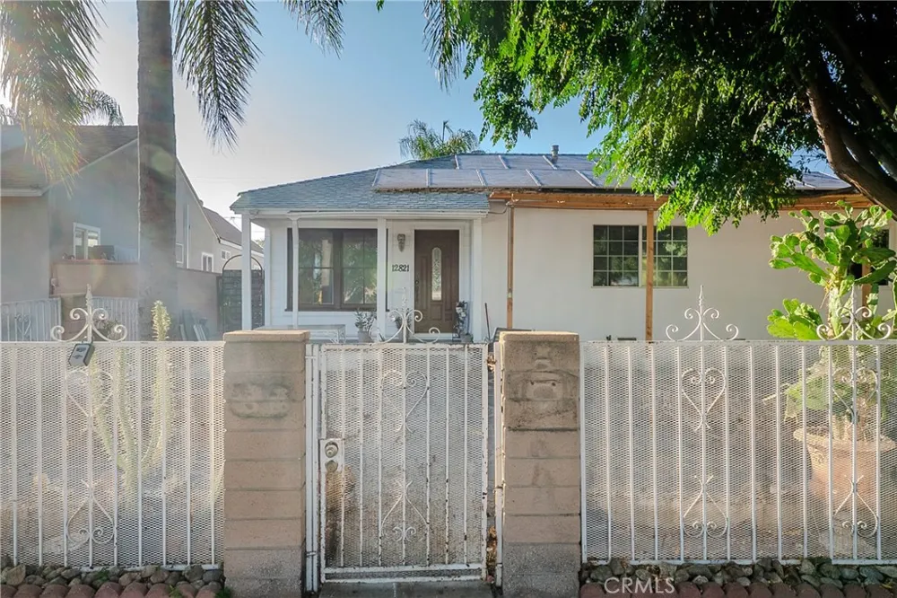 12821 Osborne Pacoima, CA 91331
