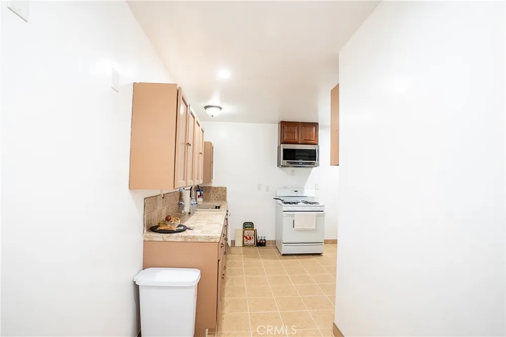 12821 Osborne Pacoima, CA 91331