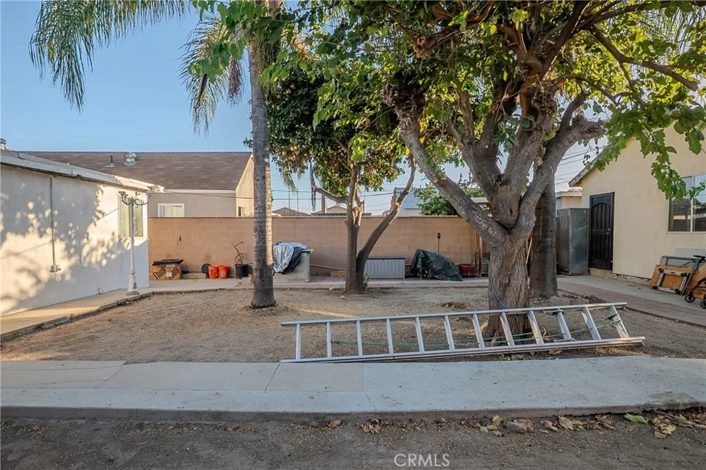 12821 Osborne Pacoima, CA 91331