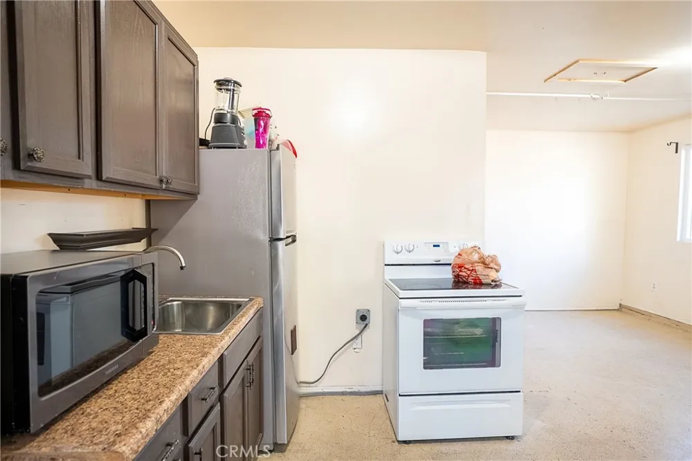 12821 Osborne Pacoima, CA 91331