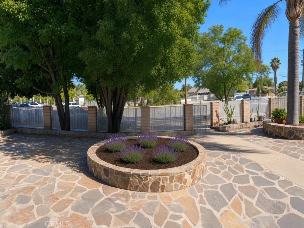 12821 Osborne Pacoima, CA 91331