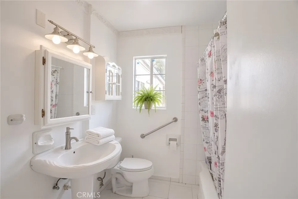 12821 Osborne Pacoima, CA 91331