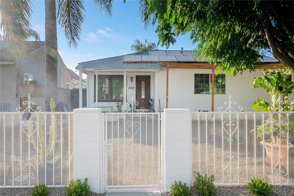 12821 Osborne Pacoima, CA 91331
