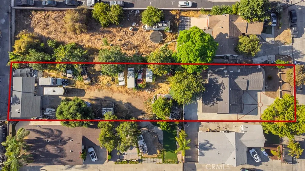8417 Columbus North Hills, CA 91343