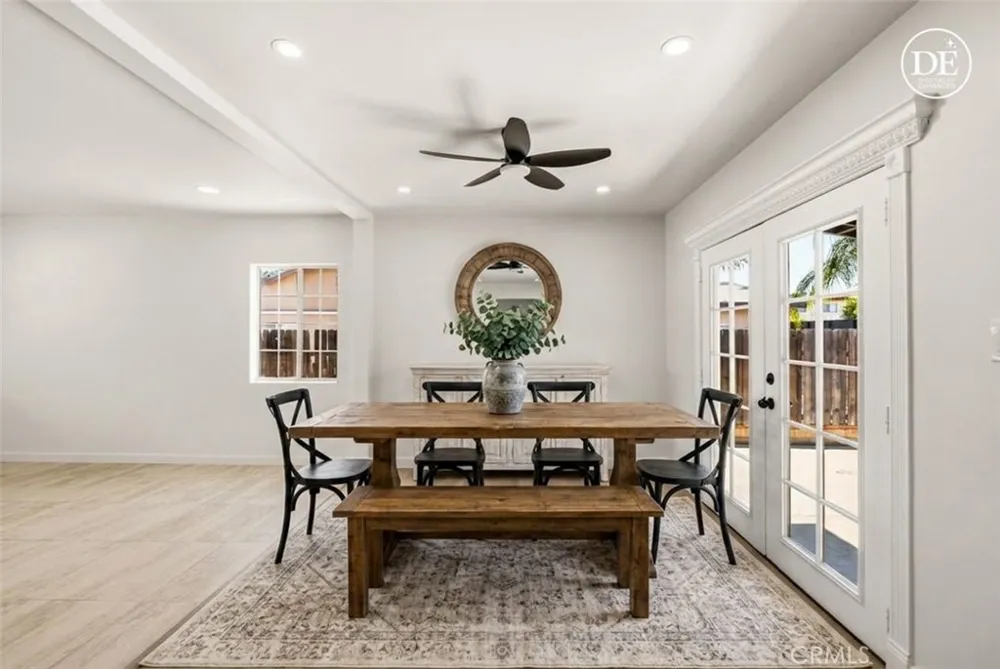 8417 Columbus North Hills, CA 91343